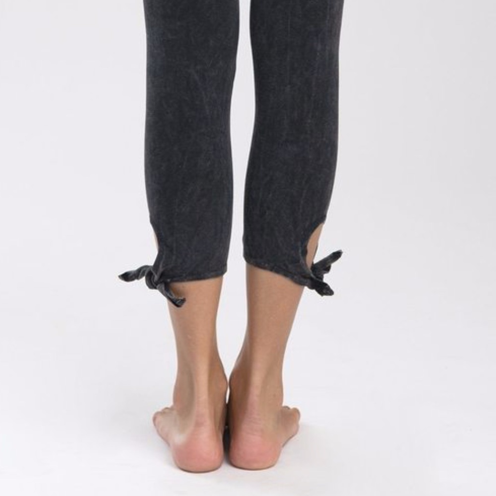 Jala Tie Capri Leggings - Picture 4 of 8